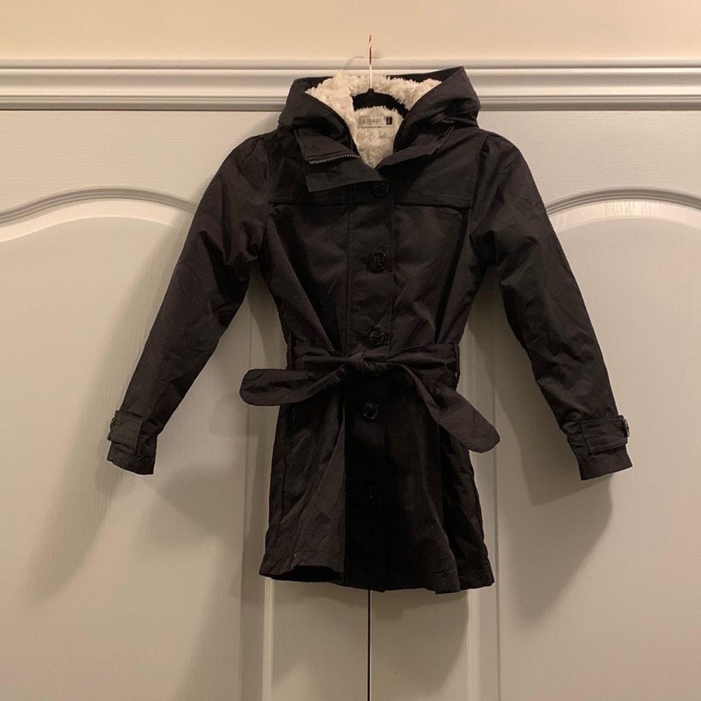 EUC Jean Bourget girls belted Designed in France coat w zip out faux fur lining